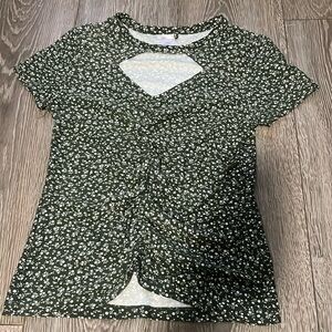 No Boundaries top Size Large women’s